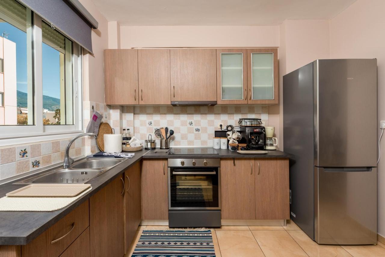 Eleni'S Modern Apartment Volos Exterior photo